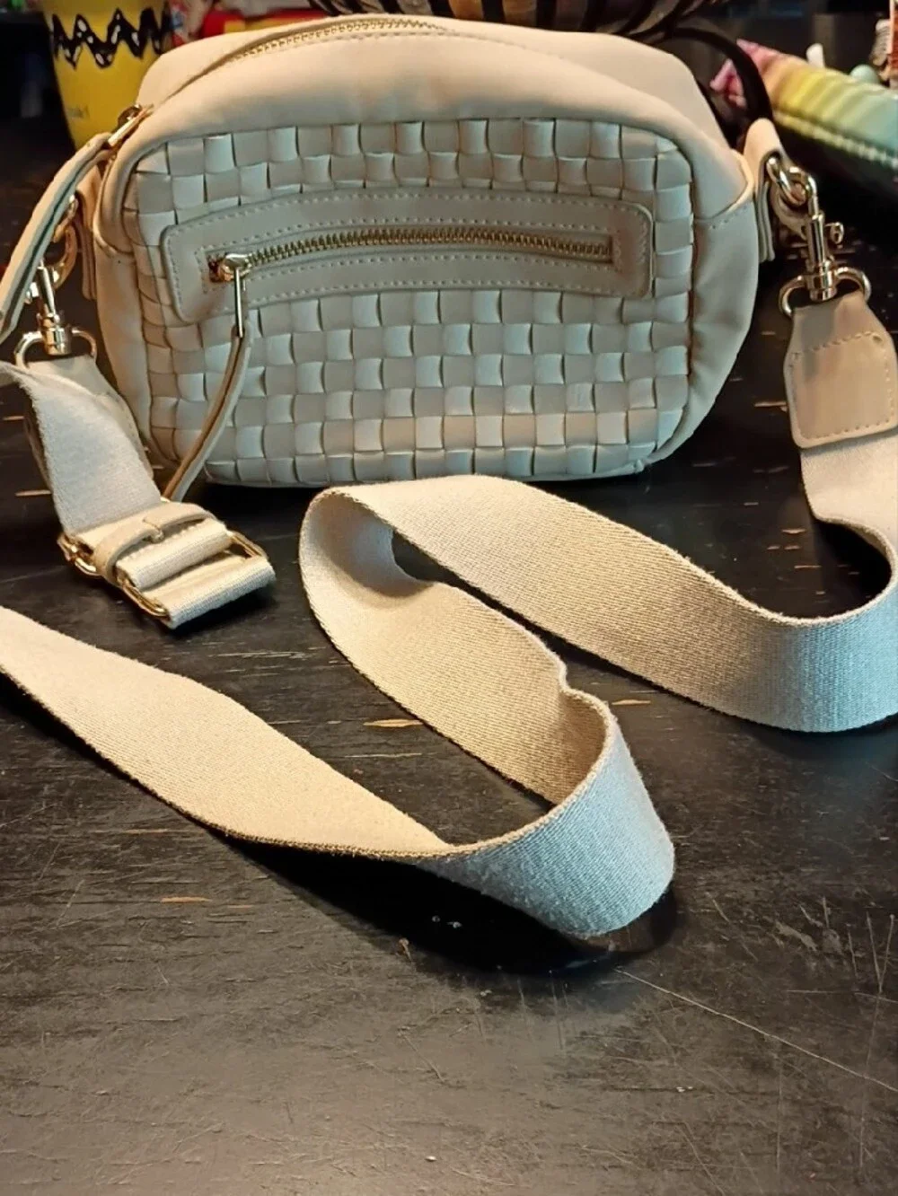 Universal Thread Woven Cross Body Bag in Cream